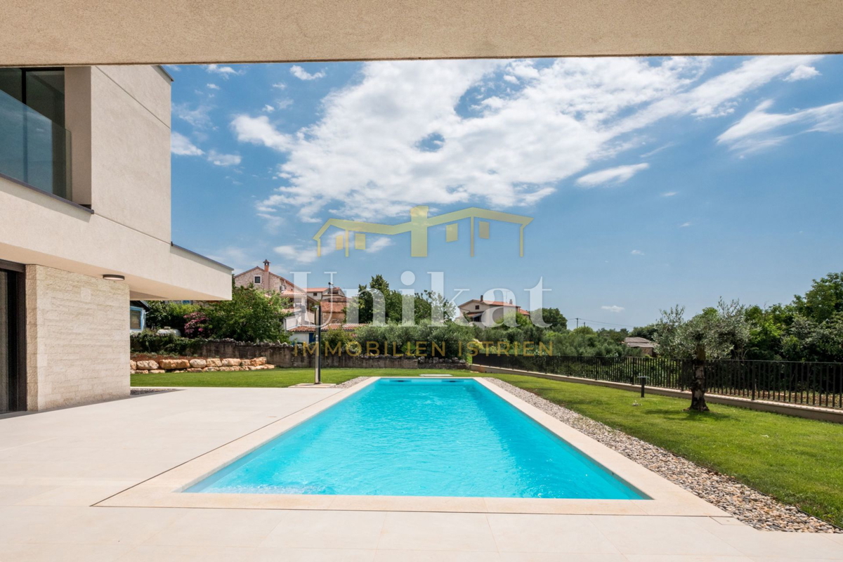 Splendida villa nuova con piscina e sauna, 303 m2 - chiavi in mano